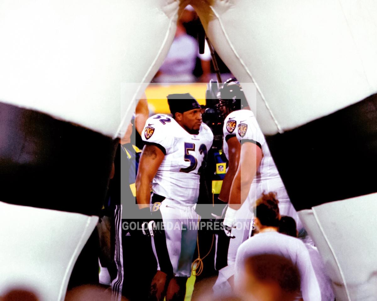 Baltimore Ravens linebacker, Ray Lewis, talks to defense prior to Super Bowl XXXV against the New York Giants at Raymond James Stadium in Tampa, Fl. Lewis led the Baltimore Ravens to a 34-7 victory over theNew York Giants and was selected as the MVP