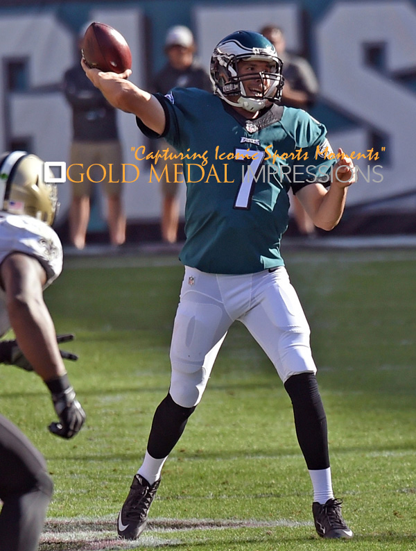 SAM BRADFORD Eagles QB completion to DeMarco Murray - Gold Medal ...