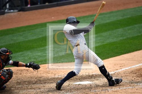 Yankees shortstop Didi Gregorious hits a two-run single