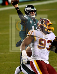 Eagles quarterback Carson Wentz throws a 4 yard touchdown