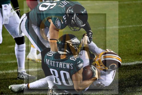 Eagles wide receiver Jordan Matthews receives a 4 yard touchdown pass