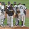 Yankees manager Aaron Boone goes out to the mound in the top of the 6th