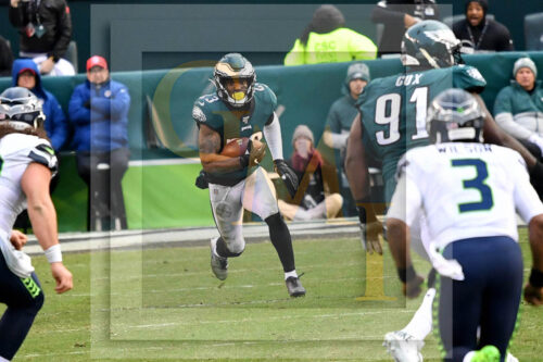 Eagles safety Rodney McLeod picks off a Russell Wilson pass