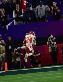 Kansas City wide receiver SKYY MOORE scores touchdown to give KC a 35-27 lead
